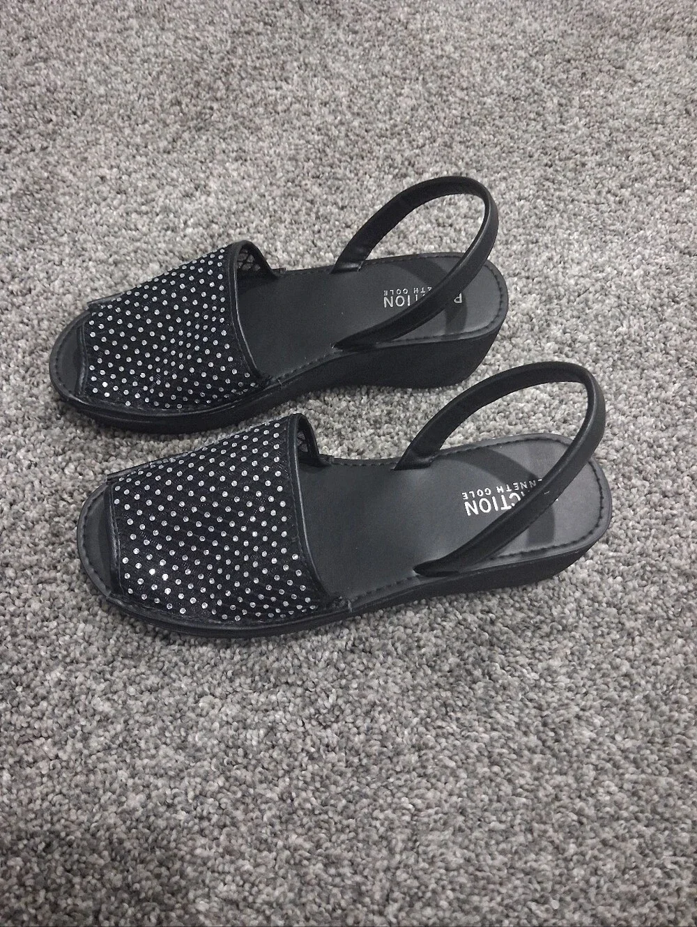 Reaction Kenneth Cole Fine Glass Mesh Slingback Sandal Size 8.5 NWT
